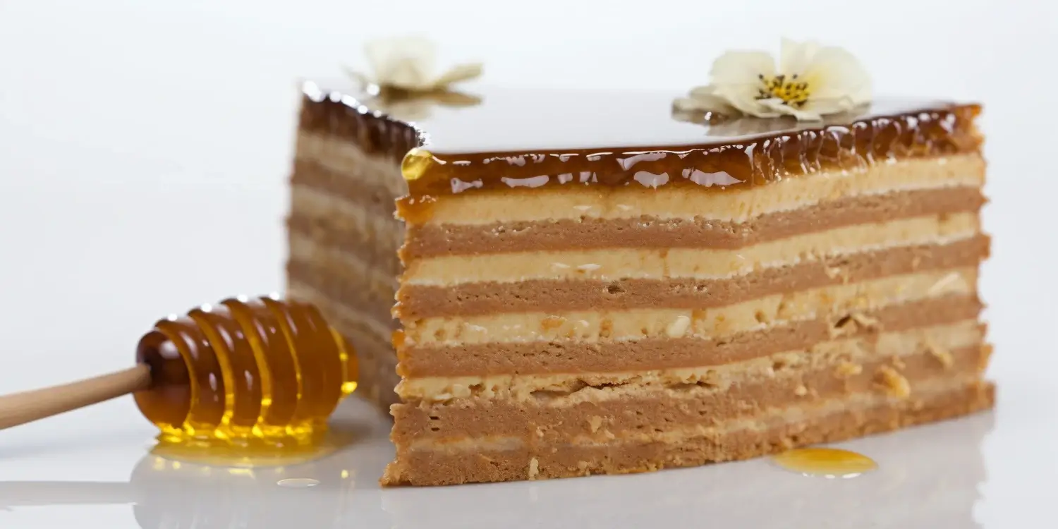 Miód akacjowy na co pomaga?